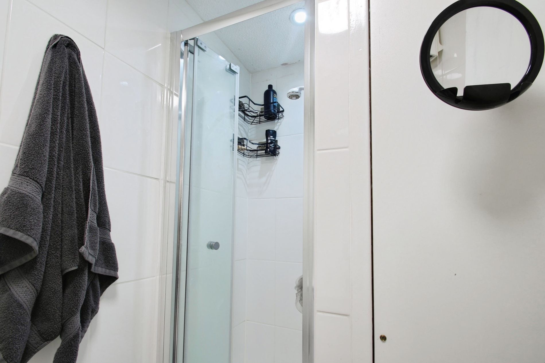 Flat Clarkes Drive in Greater London