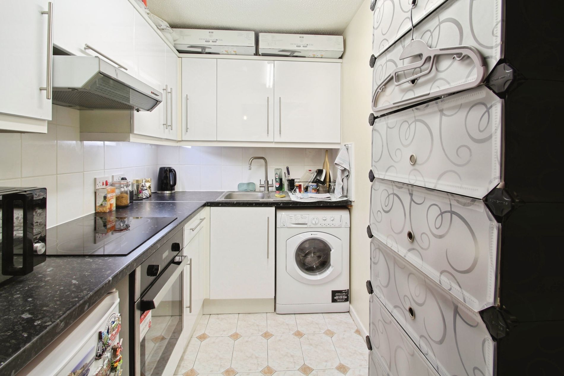 Flat Clarkes Drive in Greater London