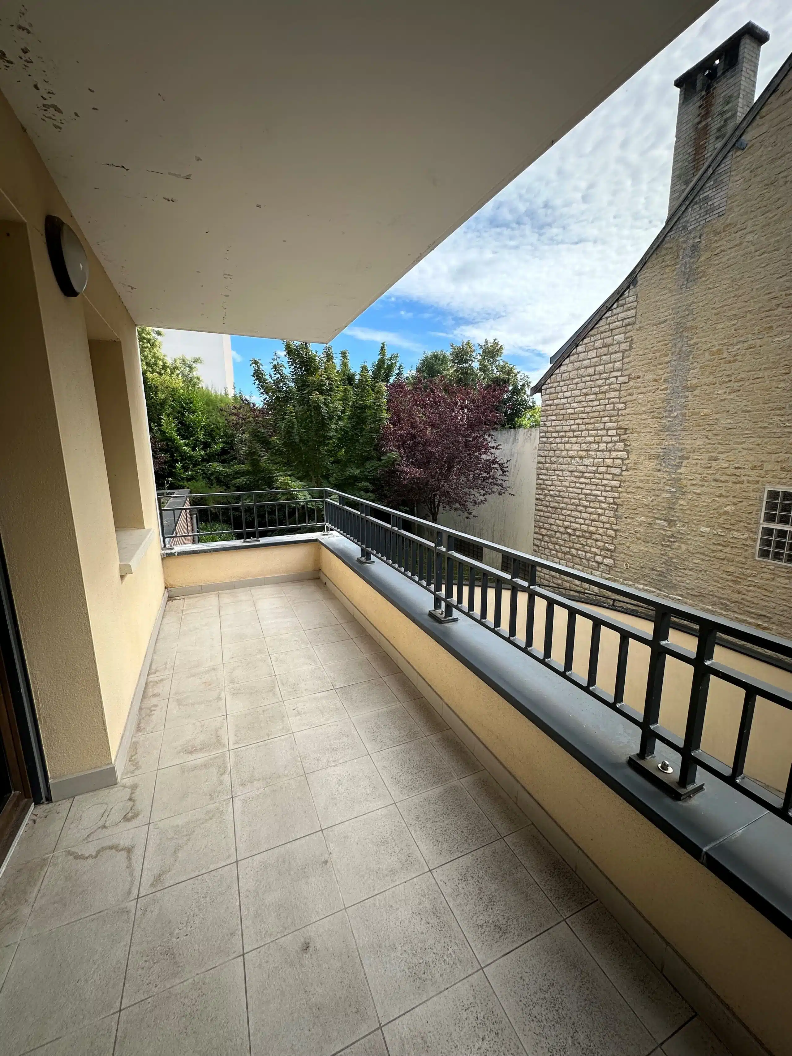 Flat Place Jean Mace in Troyes