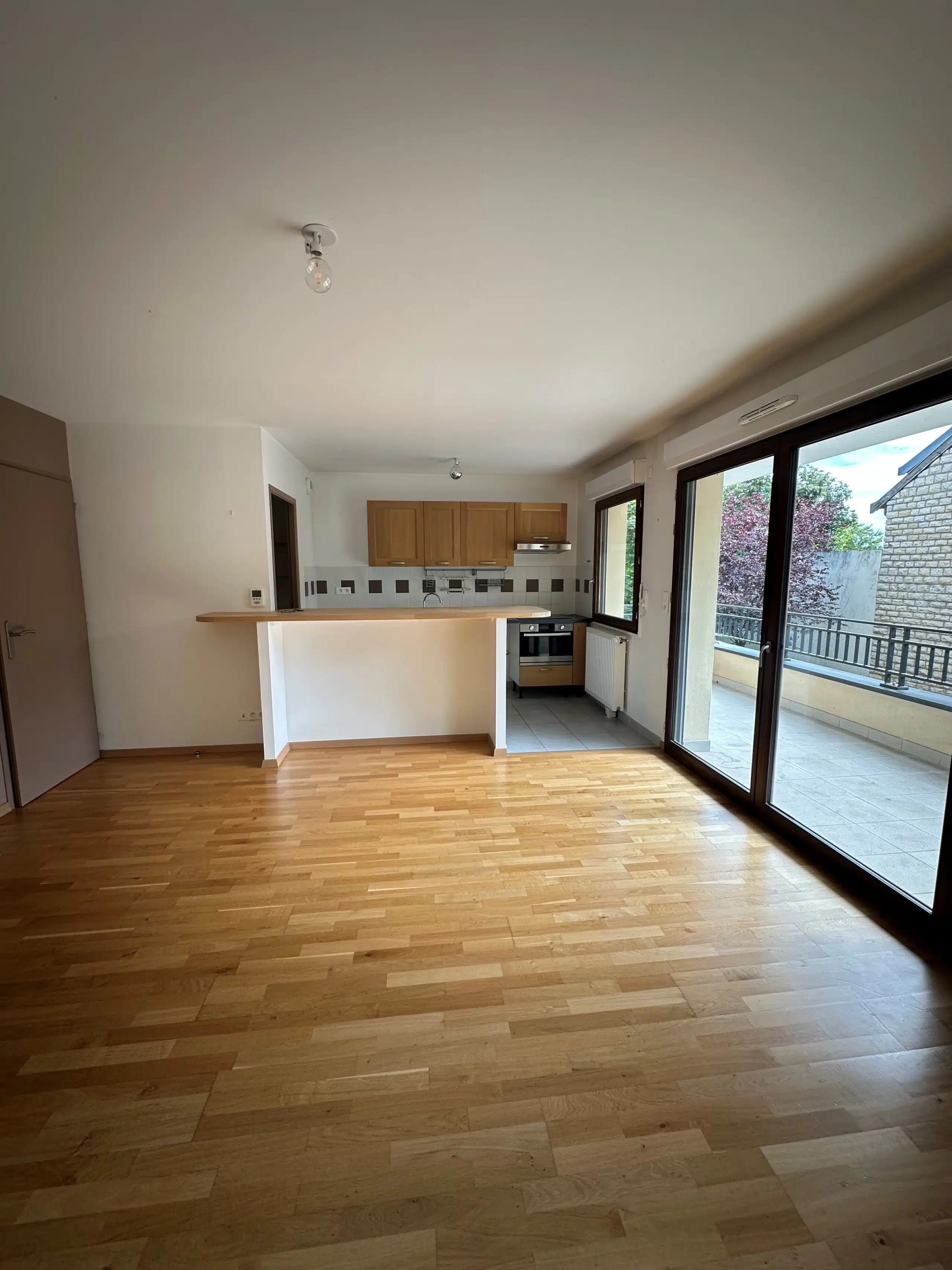 Flat Place Jean Mace in Troyes