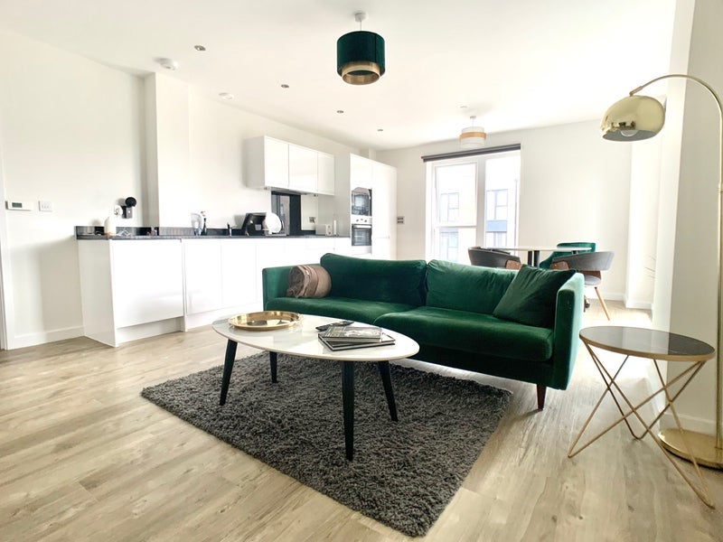 Room Bowen Drive in Greater London