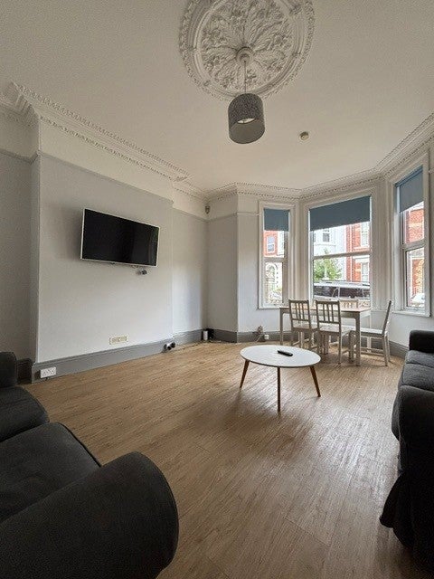 Room Beechwood Avenue in Plymouth