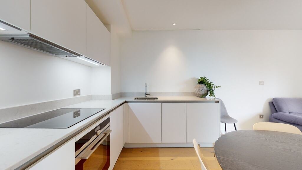 Flat Highgate Hill in Greater London