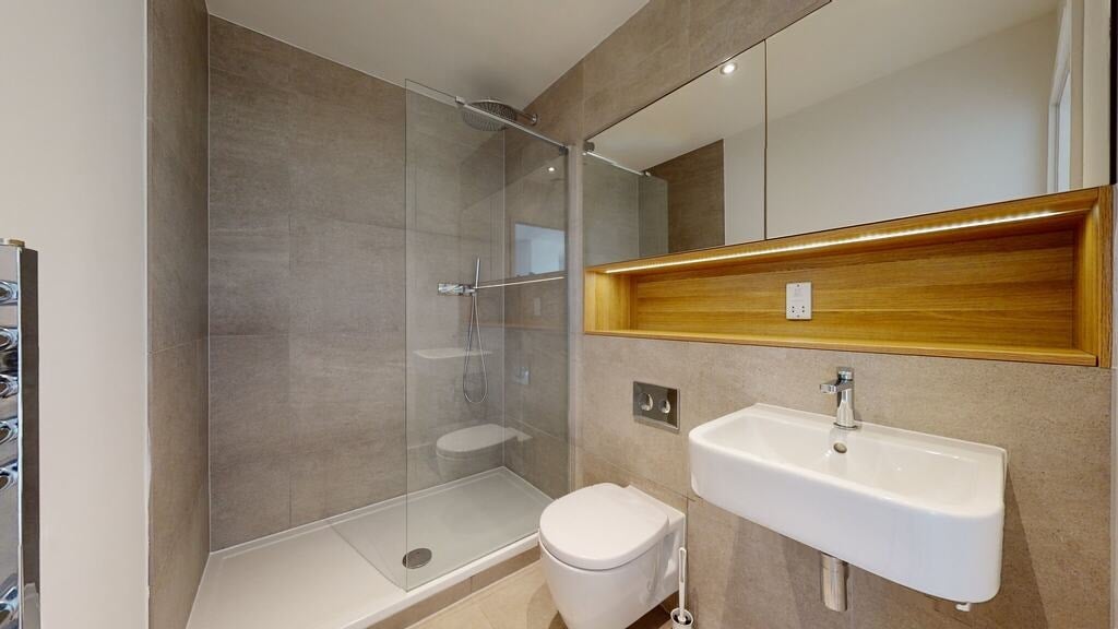 Flat Highgate Hill in Greater London