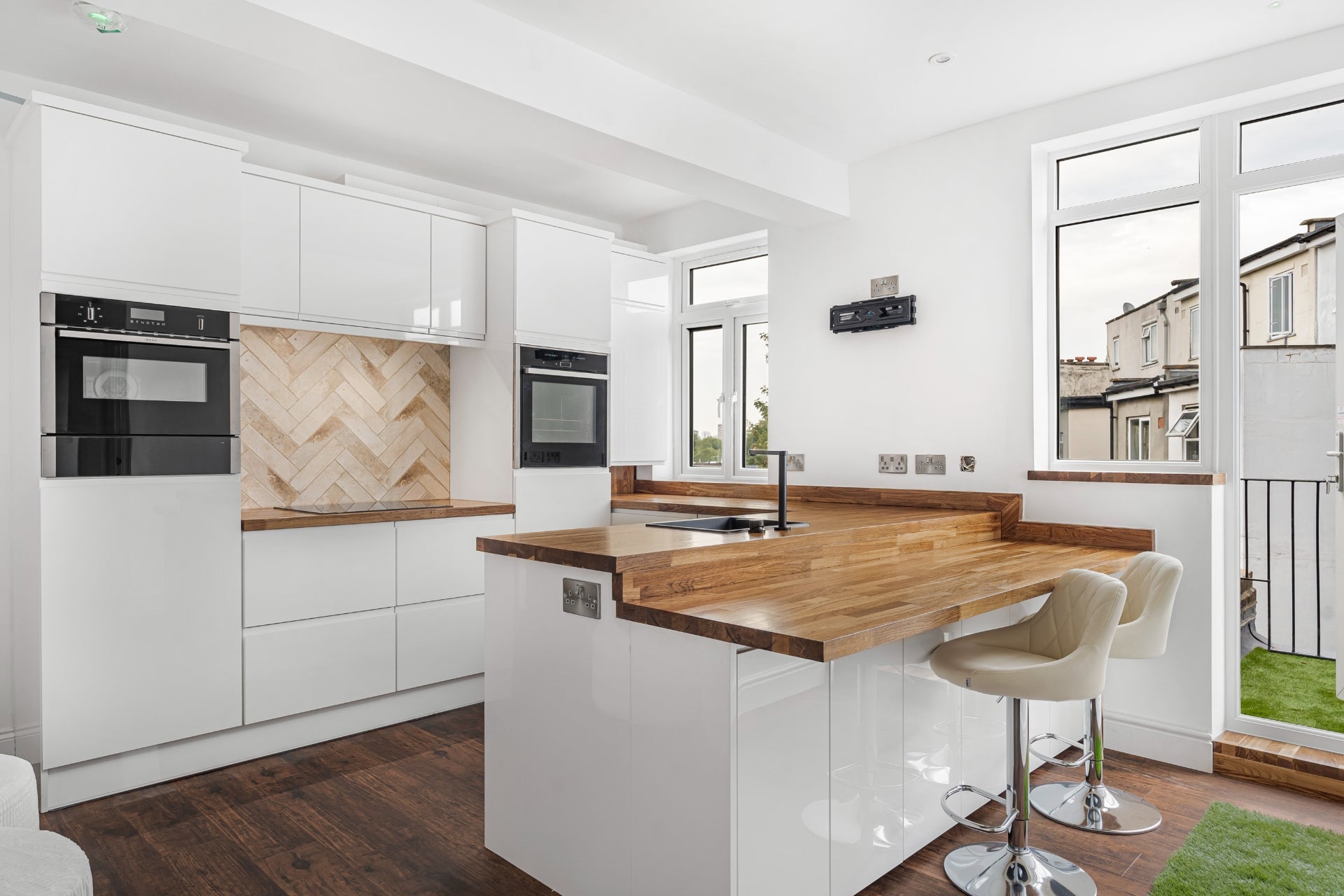 Flat Harrow Road in City of Westminster
