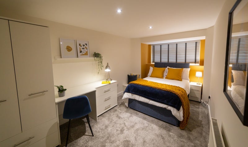 Room Water Street in Runcorn