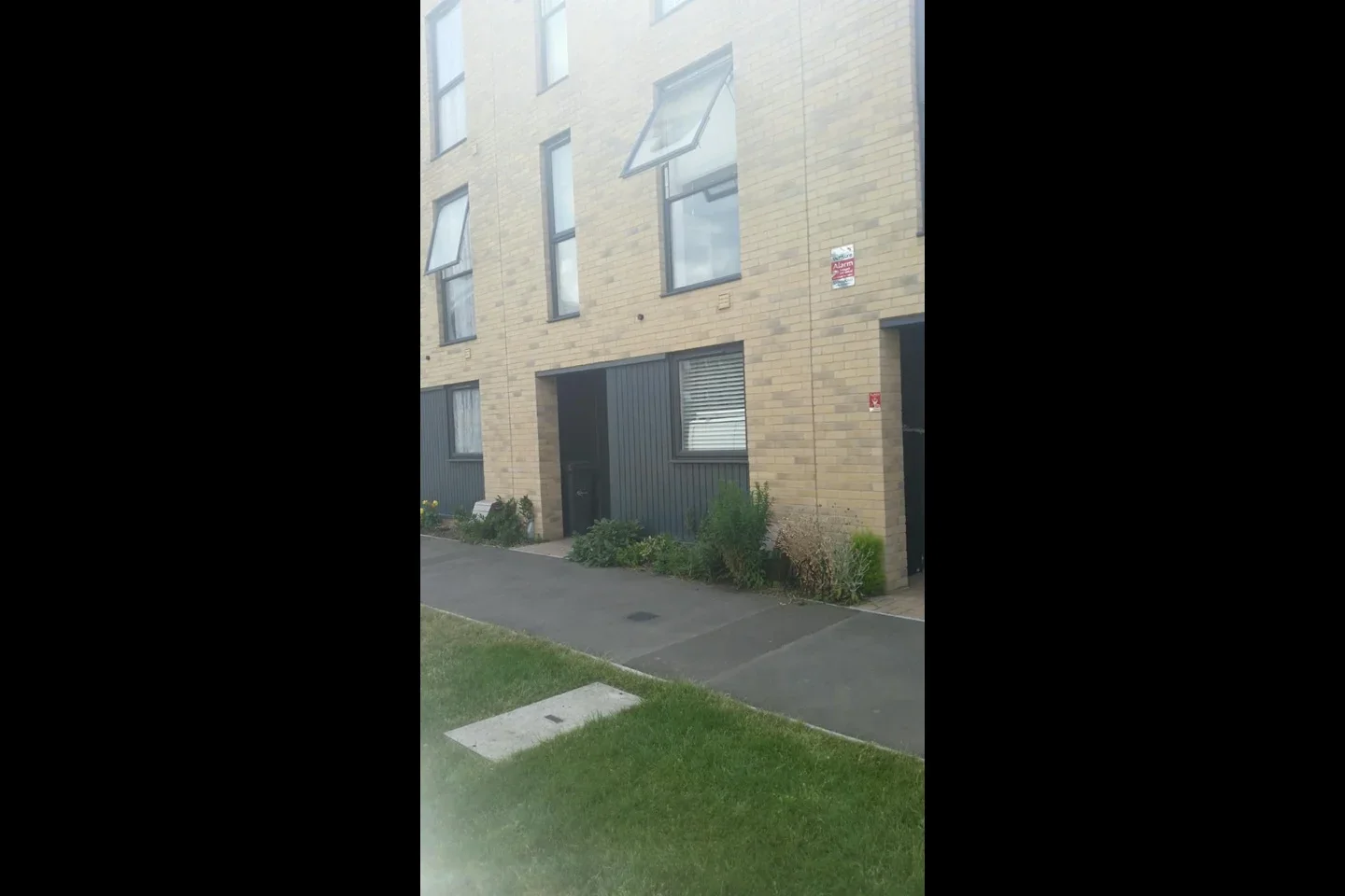 Room Ager Avenue in Greater London