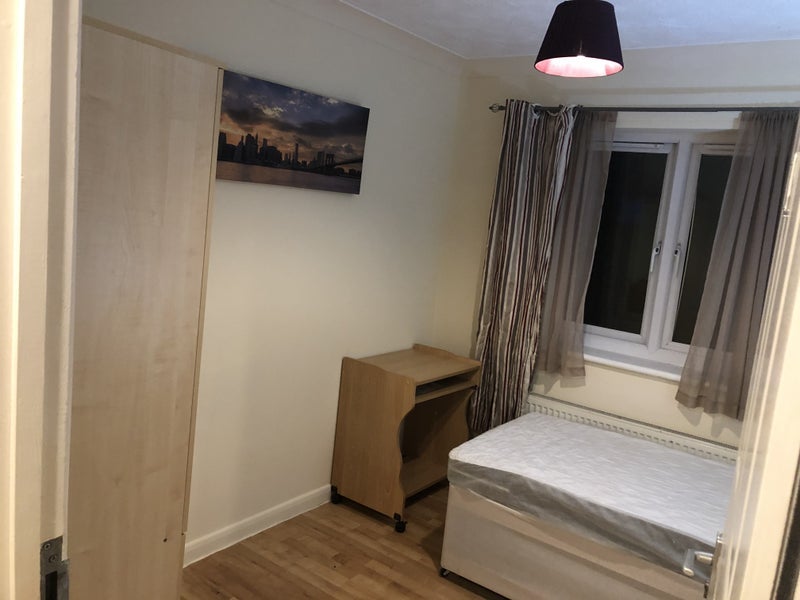 Room Trafalgar Court in Fenland District