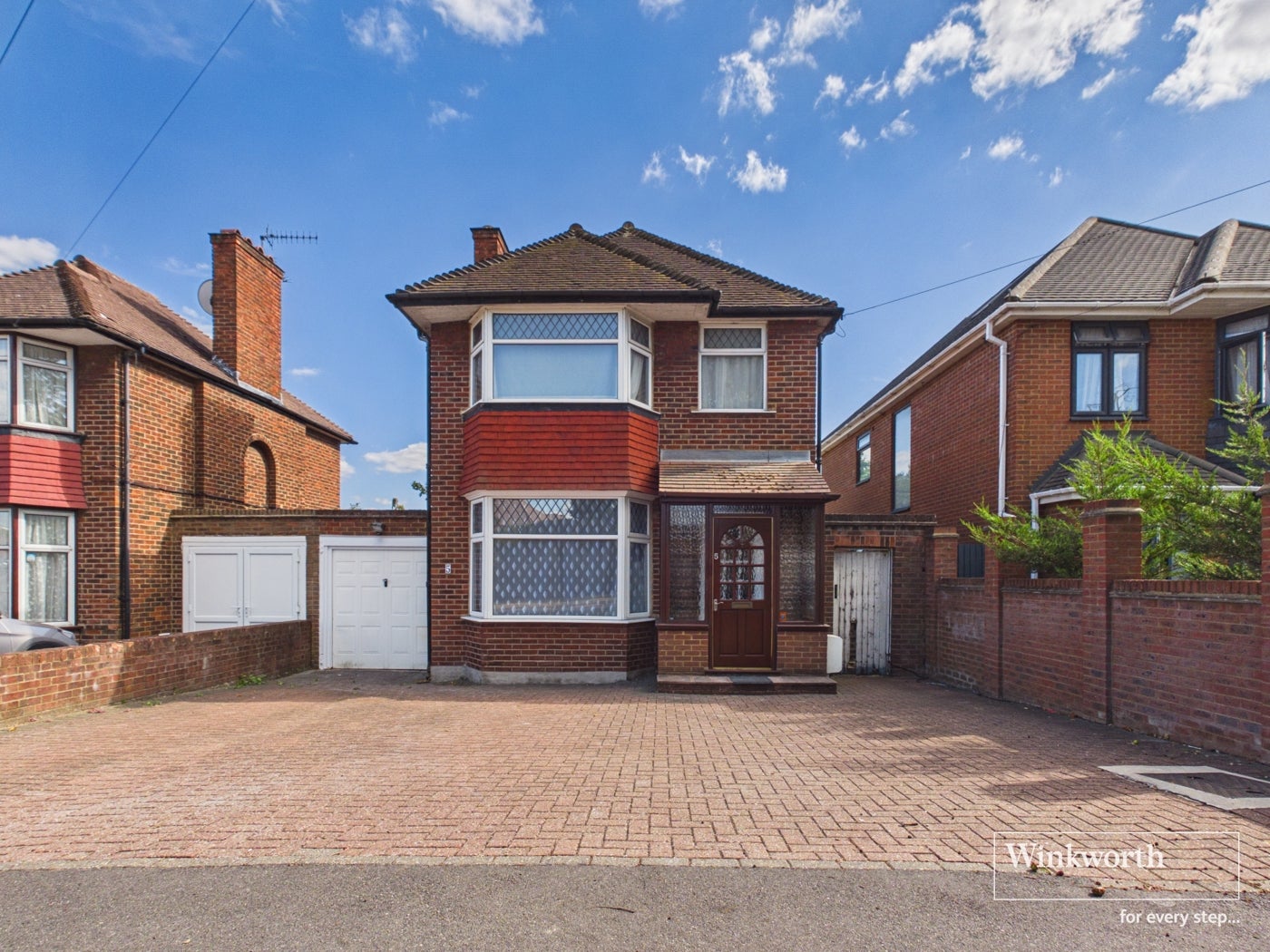 House Beverley Drive in Greater London
