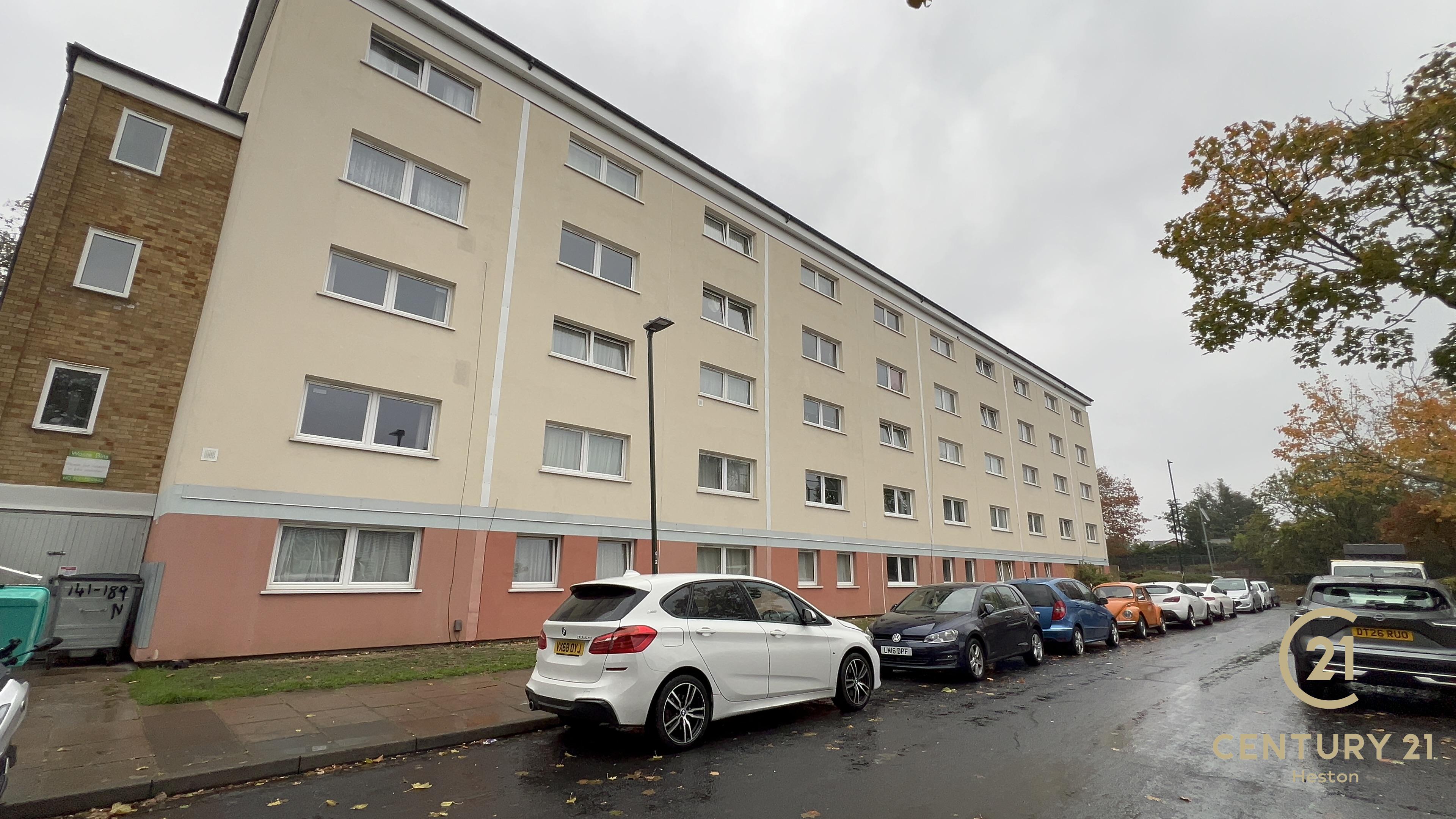 Flat Edgar Road in Greater London