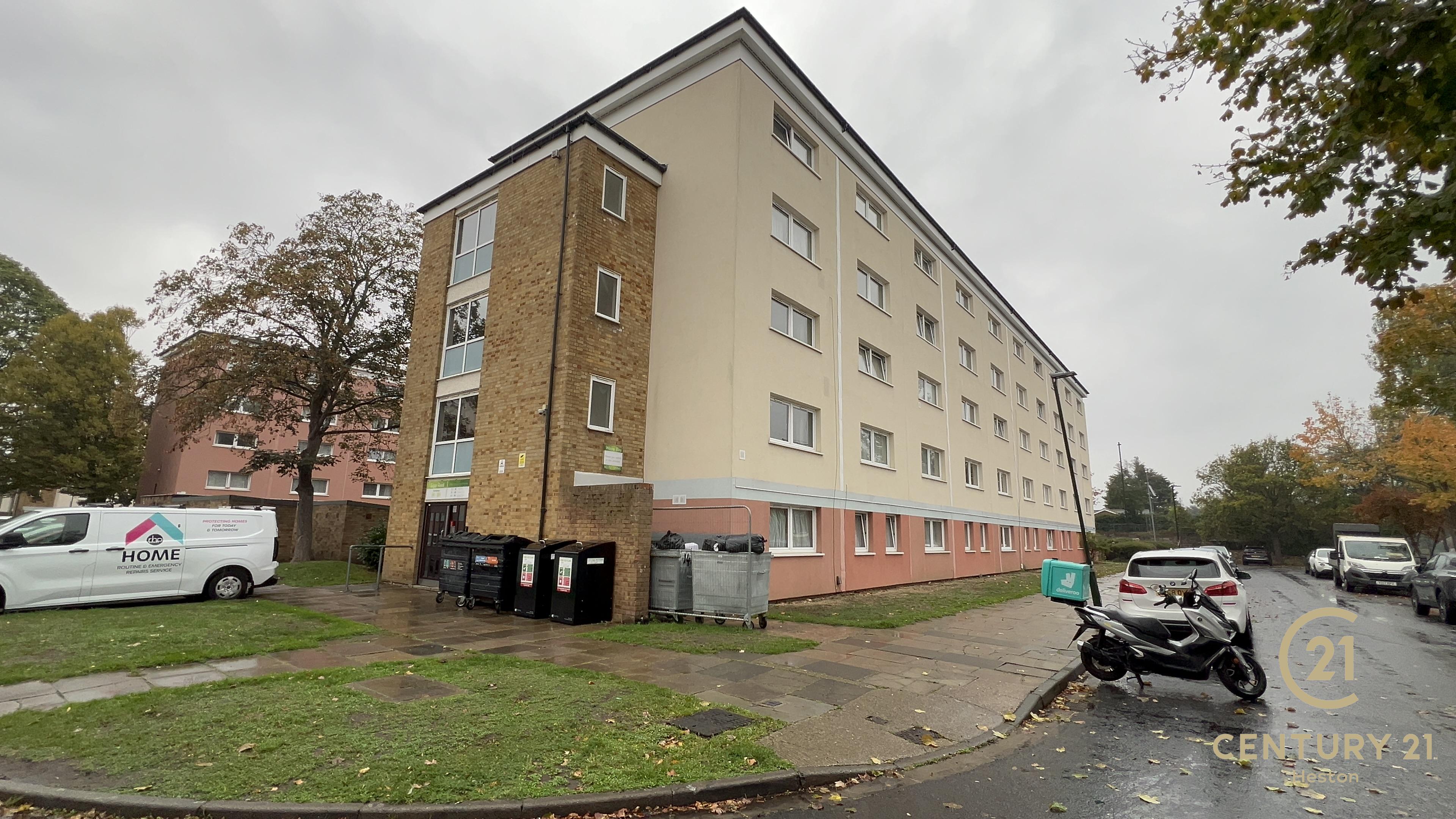 Flat Edgar Road in Greater London