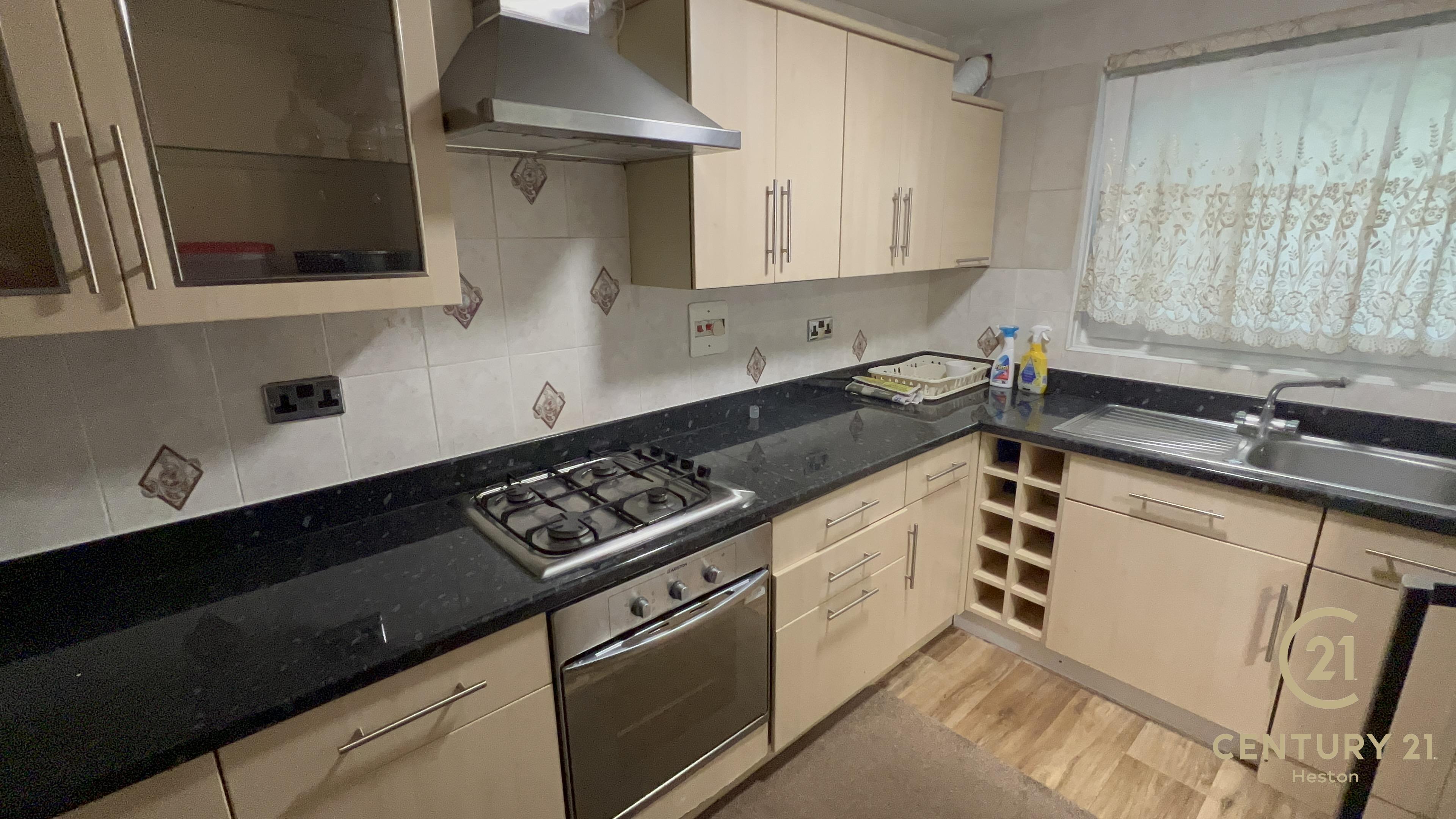 Flat Edgar Road in Greater London