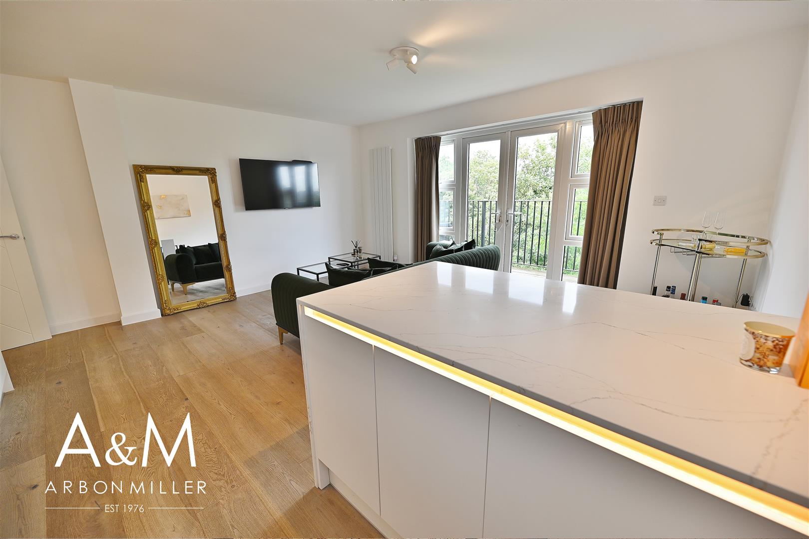 Flat Netley Road in Greater London
