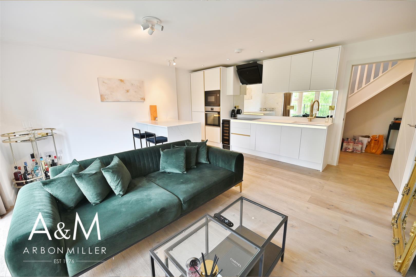 Flat Netley Road in Greater London