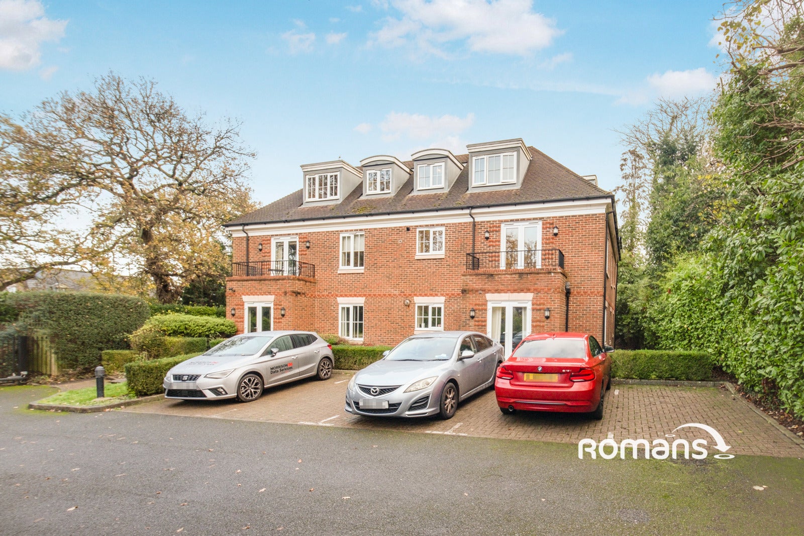 Flat London Road in Winkfield