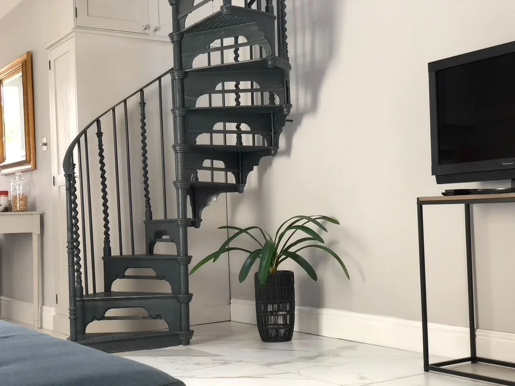 Flat Melrose Road in Greater London