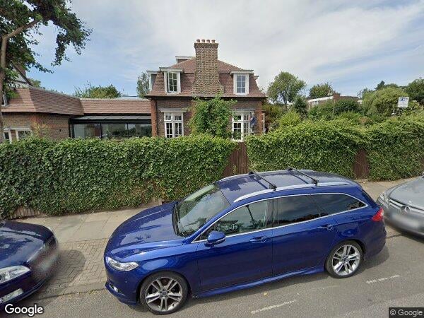 Flat Melrose Road in Greater London