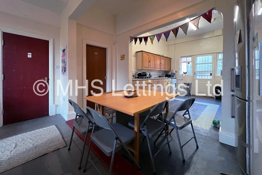 Room Headingley Lane in Leeds