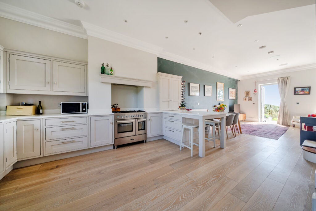 Flat Petworth Road in Waverley