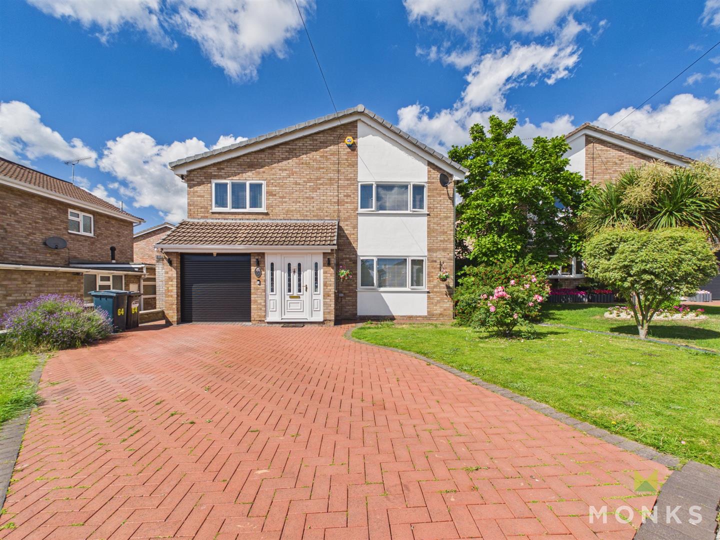 House Boscobel Drive in Shrewsbury