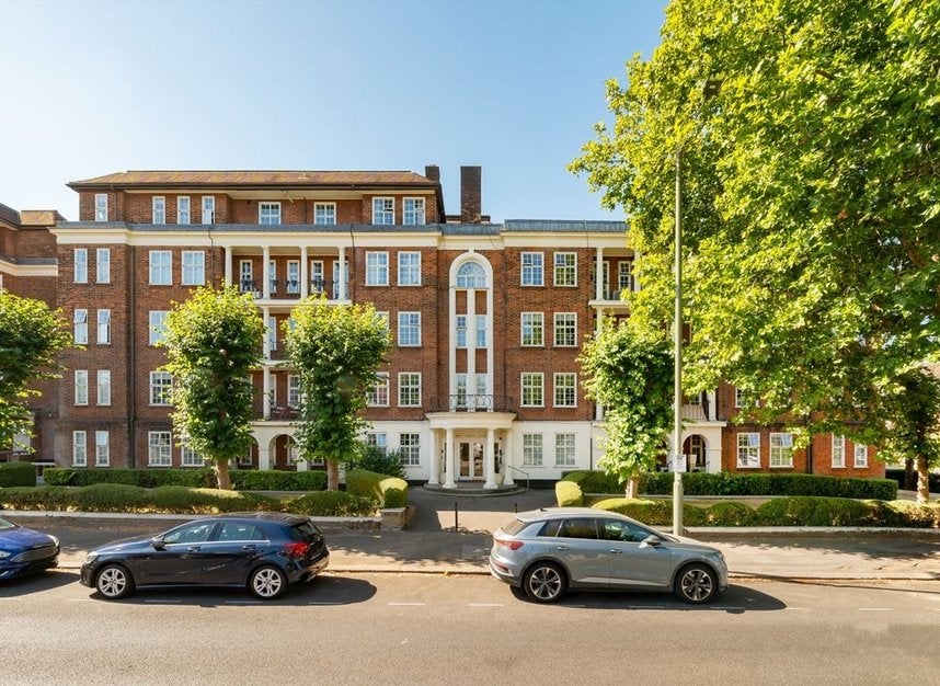Flat North End Road in Greater London