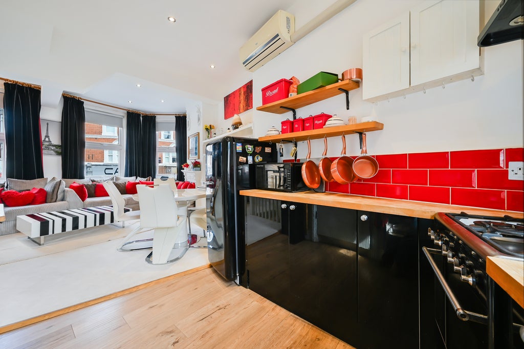 Flat Fulham Road in Greater London
