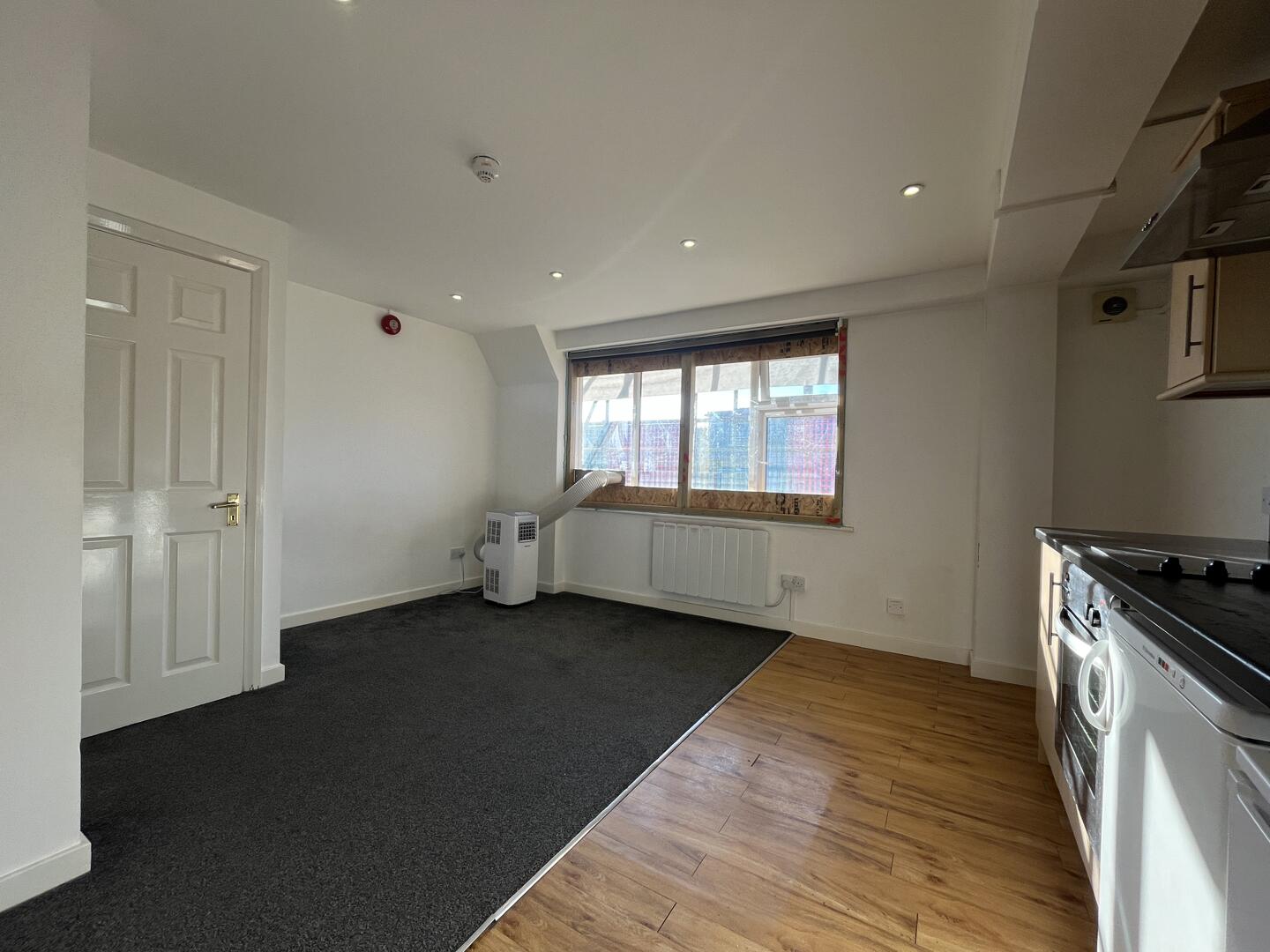 Flat Kingston Road in Greater London