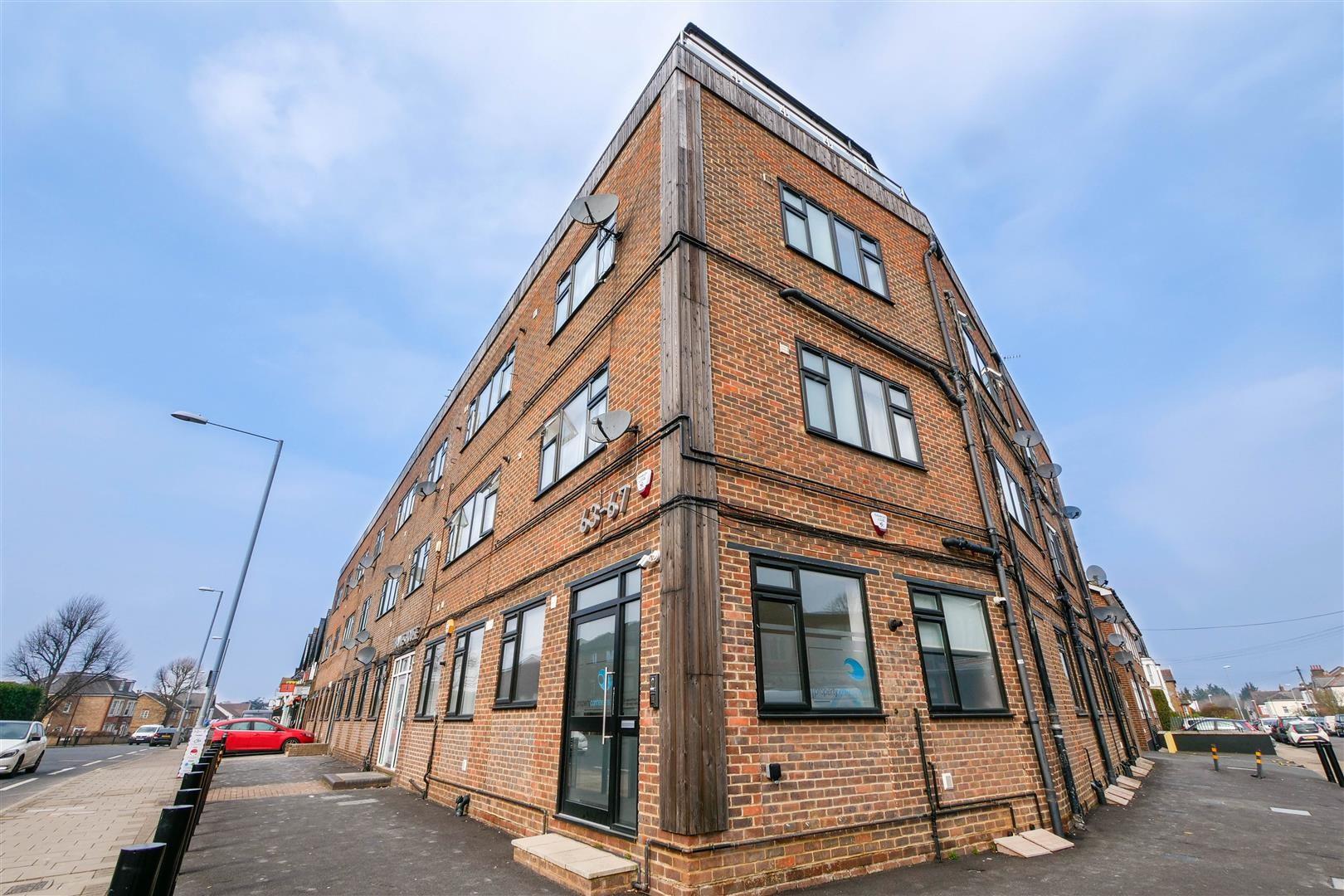 Flat Kingston Road in Greater London