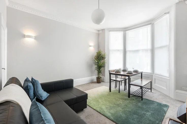 Flat Madeira Drive in Brighton