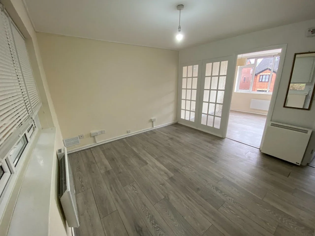 Flat Garlands Road in Reigate and Banstead