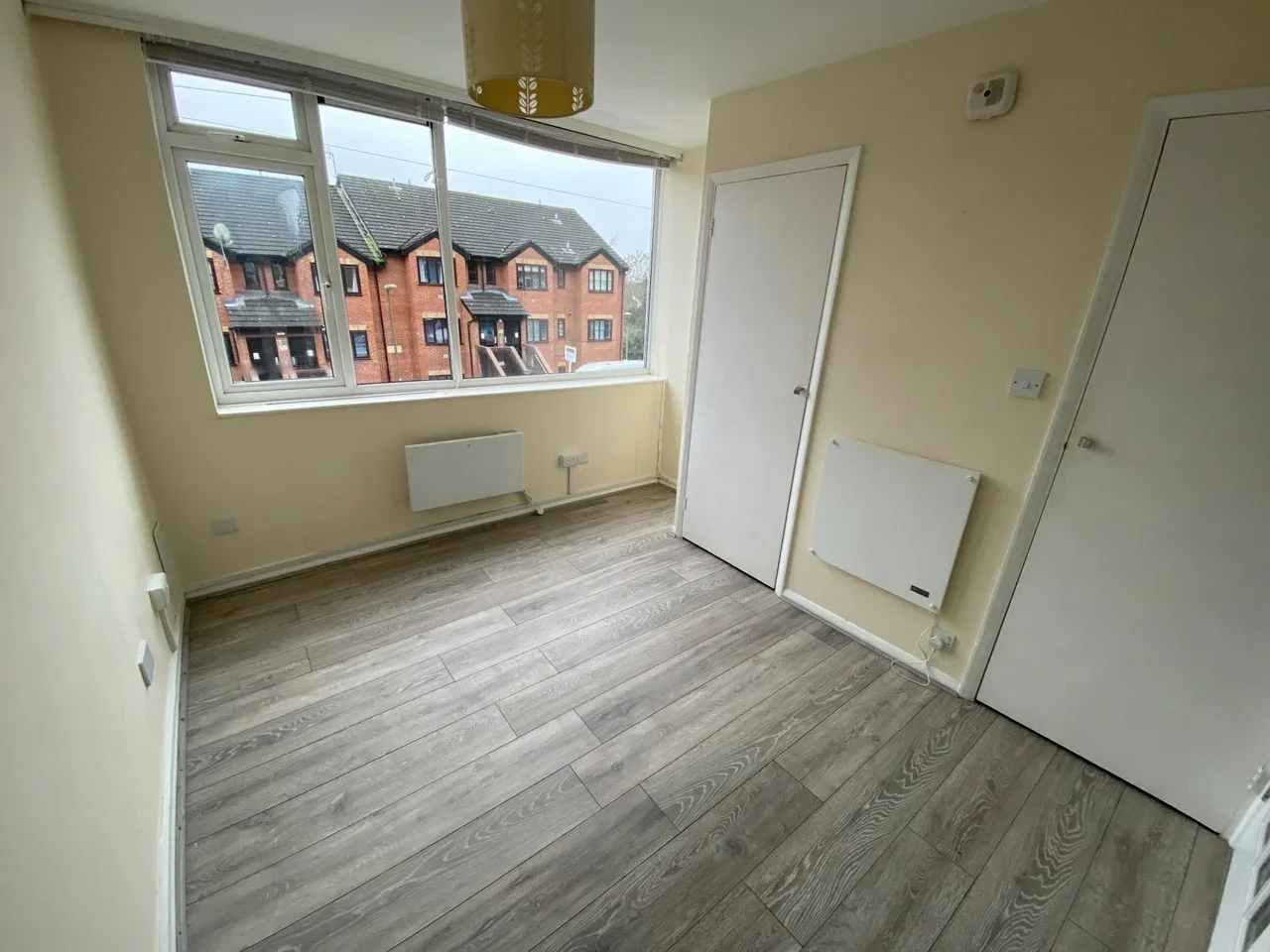 Flat Garlands Road in Reigate and Banstead