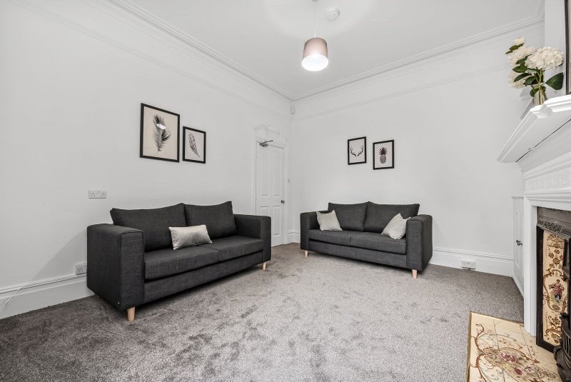 Room Briarwood Road in Greater London
