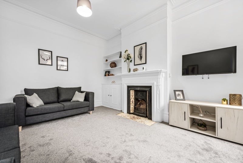 Room Briarwood Road in Greater London