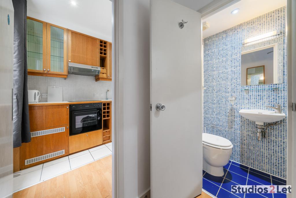 Flat Fairholme Road in Greater London