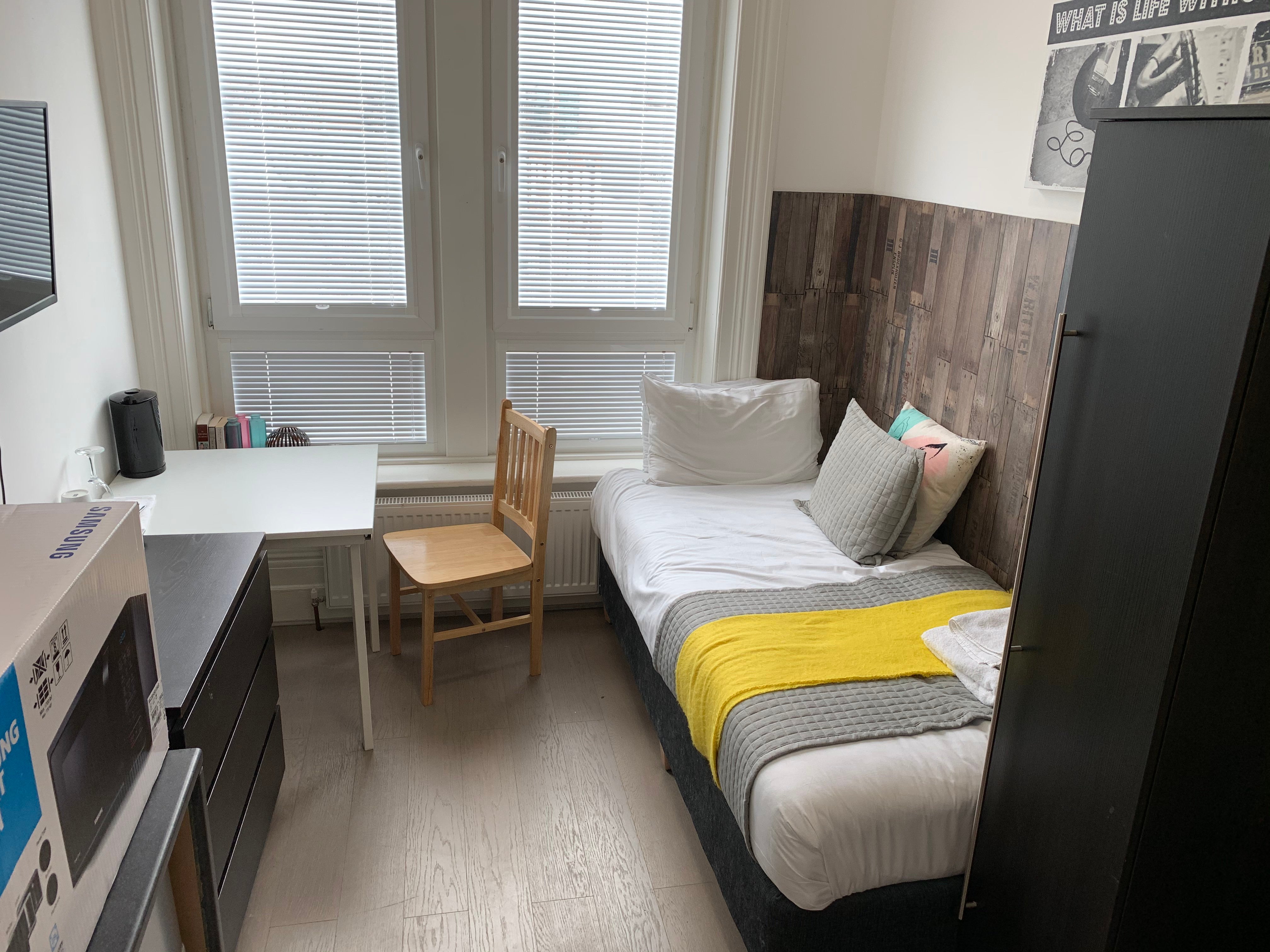 Flat Woolwich Road in Greater London