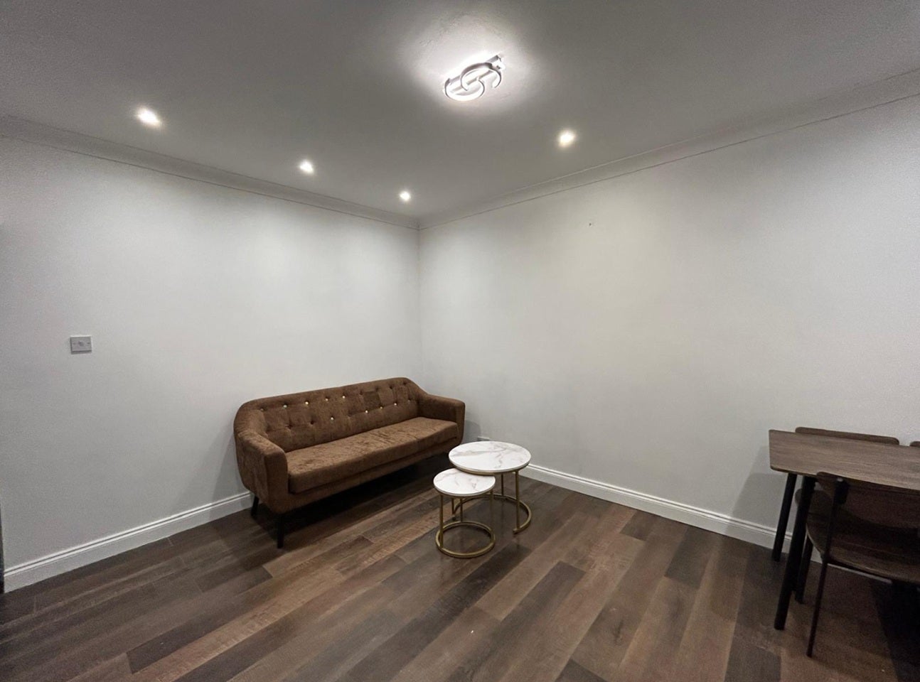 Flat Heath Road in Greater London