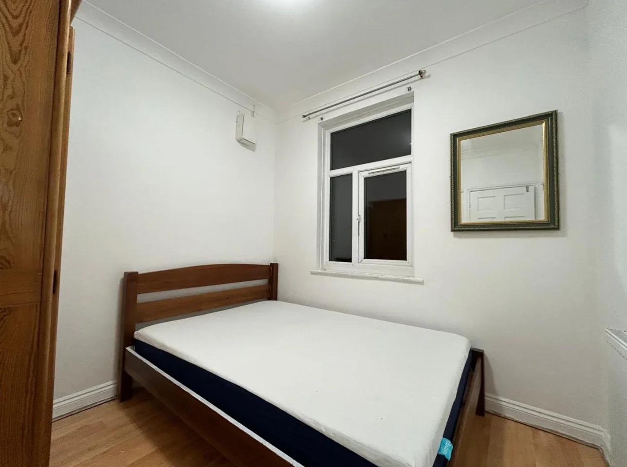 Flat Heath Road in Greater London
