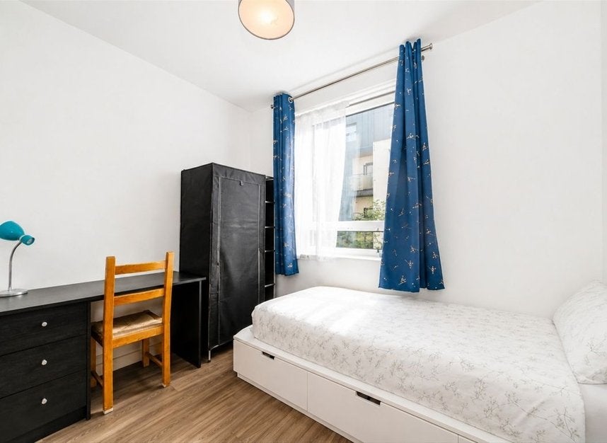 Flat Sidmouth Avenue in Greater London