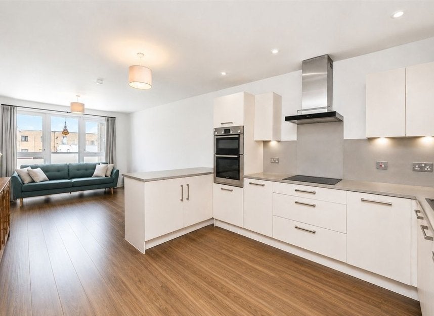 Flat Sidmouth Avenue in Greater London