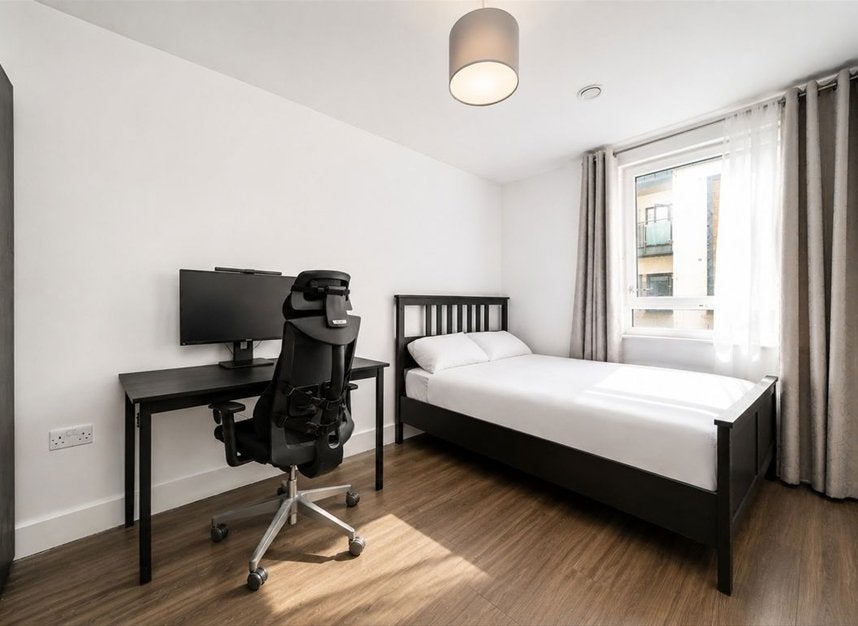 Flat Sidmouth Avenue in Greater London