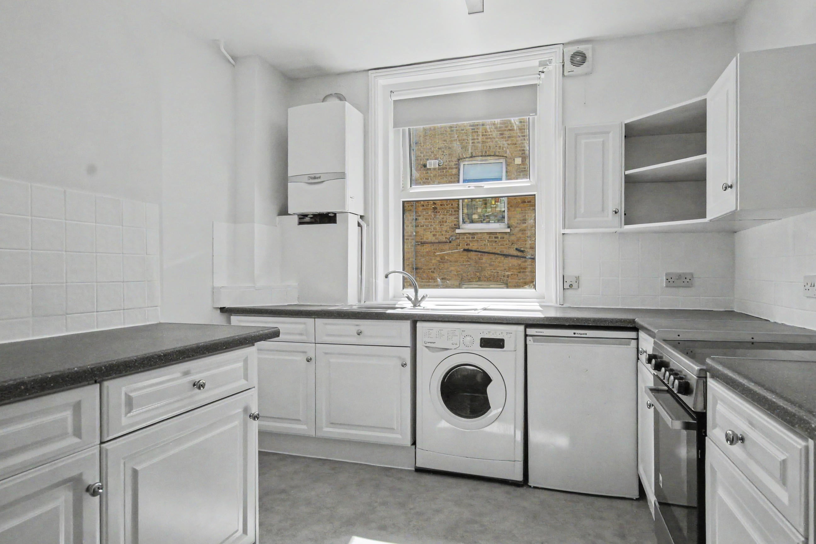 Flat Fortess Road in Greater London