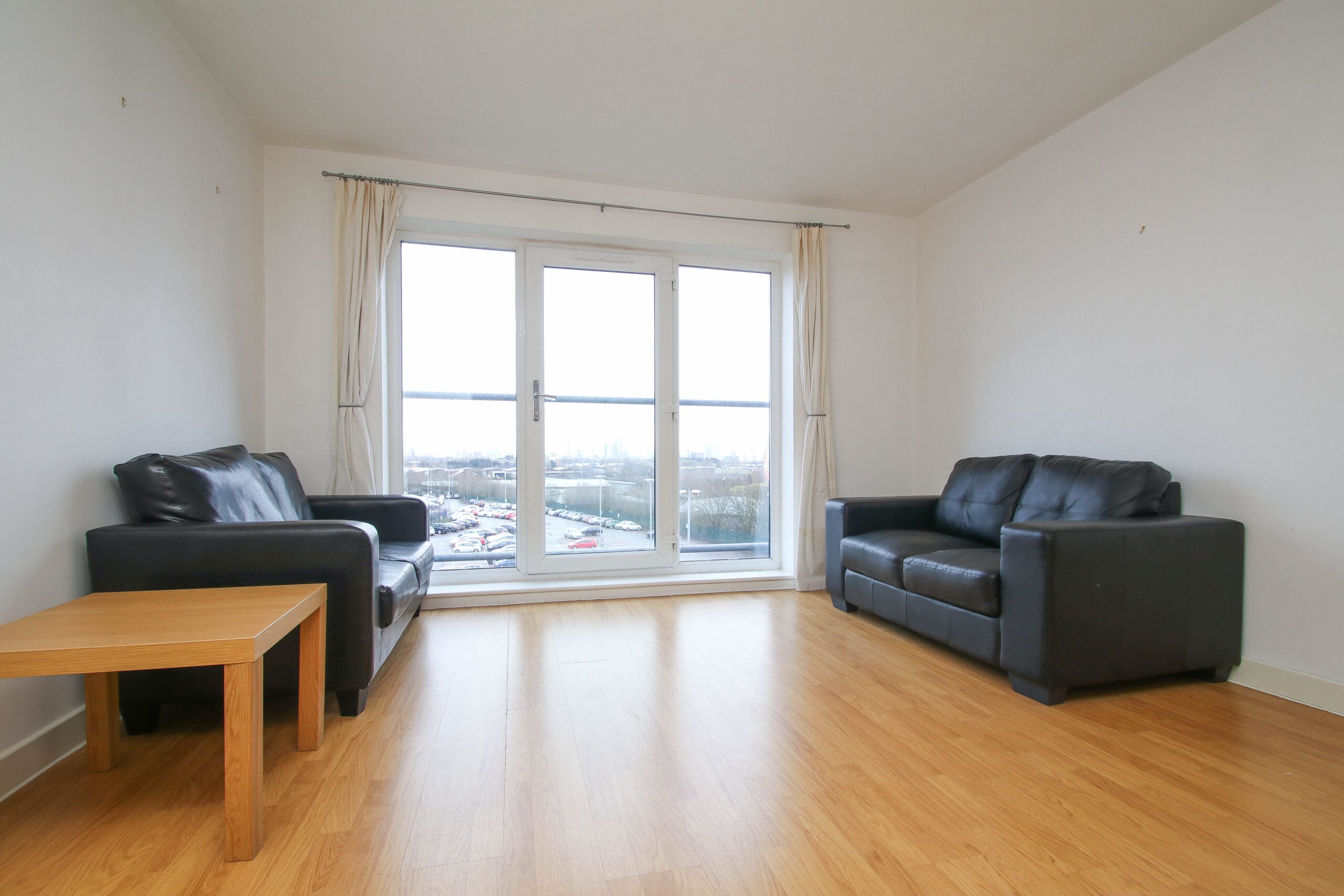 Flat Eccles New Road in Salford