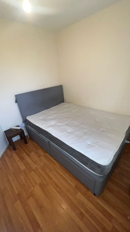 Room Morcom Road in Dunstable