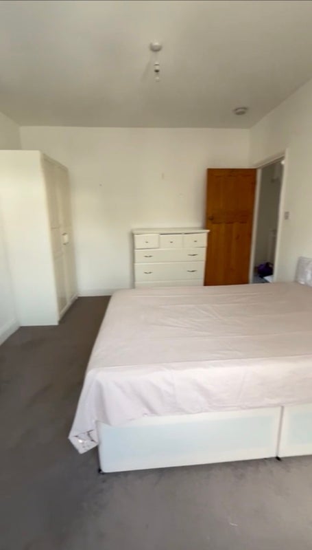Room Broadview Road in Greater London