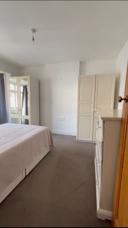 Room Broadview Road in Greater London