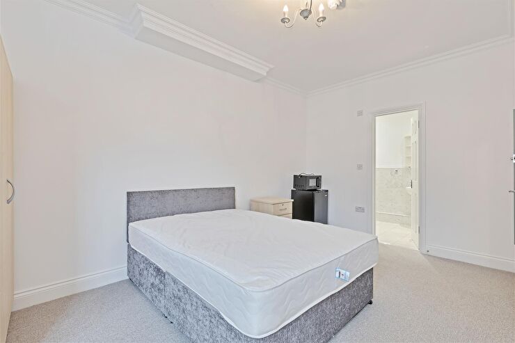 Room Sackville Road in Portslade by Sea