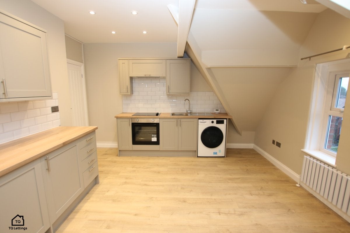 Flat Swann Lane in Cheadle Hulme