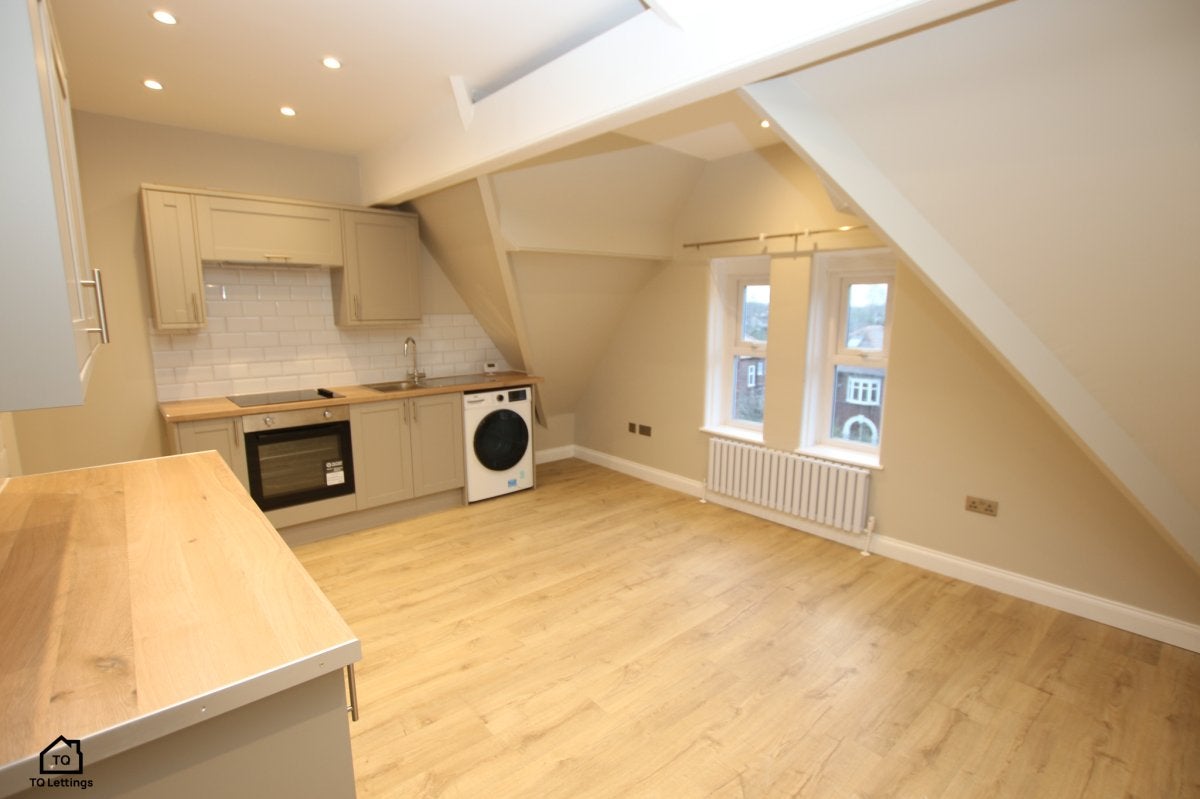 Flat Swann Lane in Cheadle Hulme