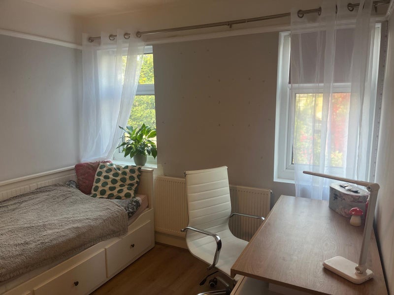 Room Mayfield Road in Greater London