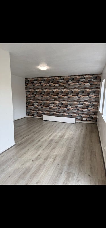 Room Melton Road in Manchester